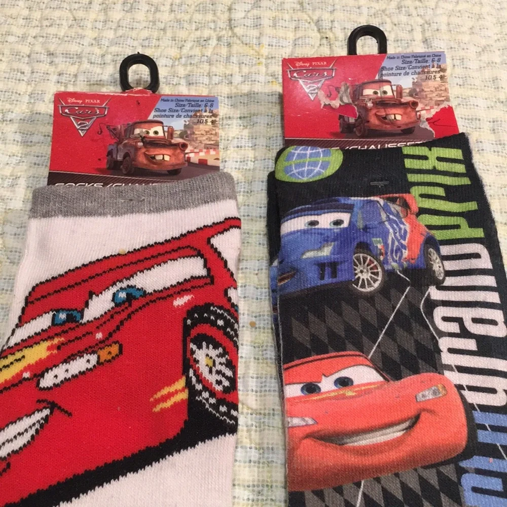 Disney Cars 2 Socks NEW 2-Pair Child Size 6-8 Boys Ankle socks Lightning McQueen